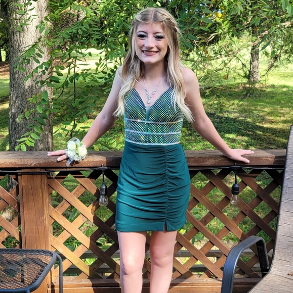 Colors Dress Stone Mesh Top Homecoming Dress Style#2779 in Deep Green EUC - Picture 3 of 10